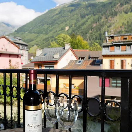 Apartment Lepelletier - Central Chamonix - Sleeps 4 아파트 *