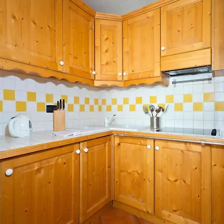 Apartment Lepelletier - Central Chamonix - Sleeps 4